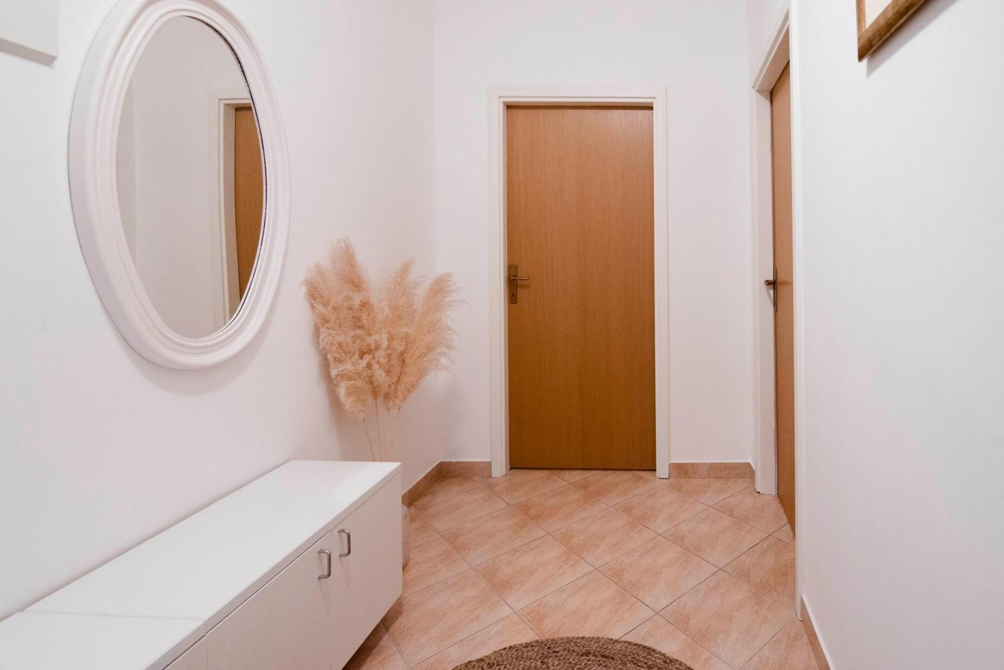 Apartman Karla Синь Екстер'єр фото