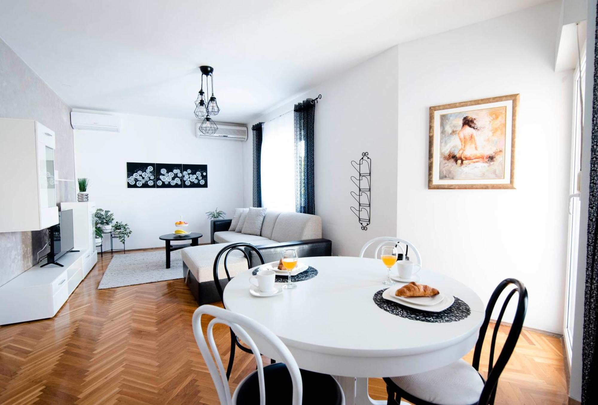 Apartman Karla Синь Екстер'єр фото