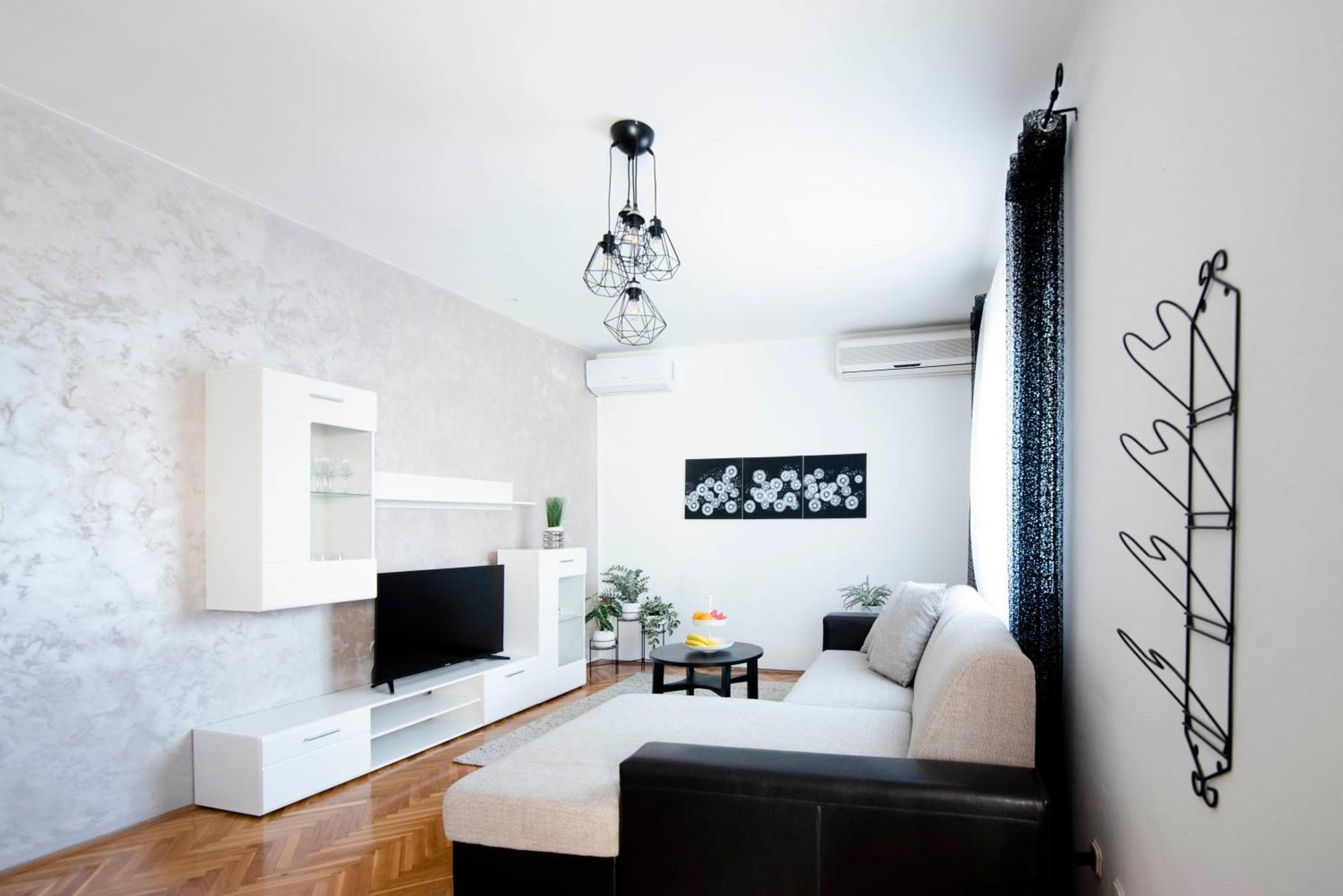 Apartman Karla Синь Екстер'єр фото