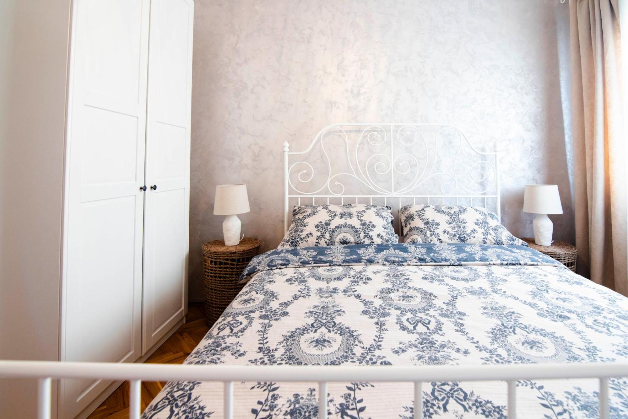 Apartman Karla Синь Екстер'єр фото